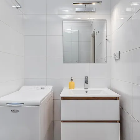 Andersena 190 A - 12 Piętro - 10 Min Cmkp - 5 Min Metro - 15 Min Centrum Apartamento