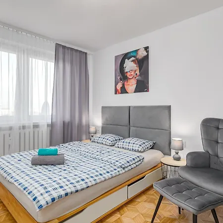 Andersena 190 A - 12 Pietro - 10 Min Cmkp - 5 Min Metro - 15 Min Centrum Varşova